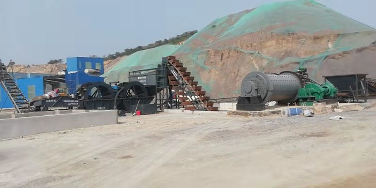 60a75c9c554cd.jpg 球磨制砂機(jī).jpg