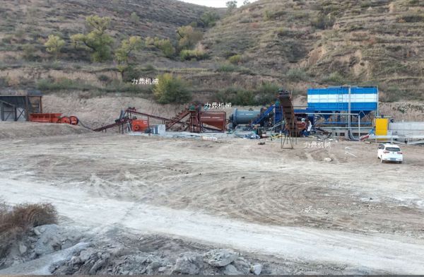 649bf76a3f246.jpg 移動(dòng)制砂機(jī).jpg